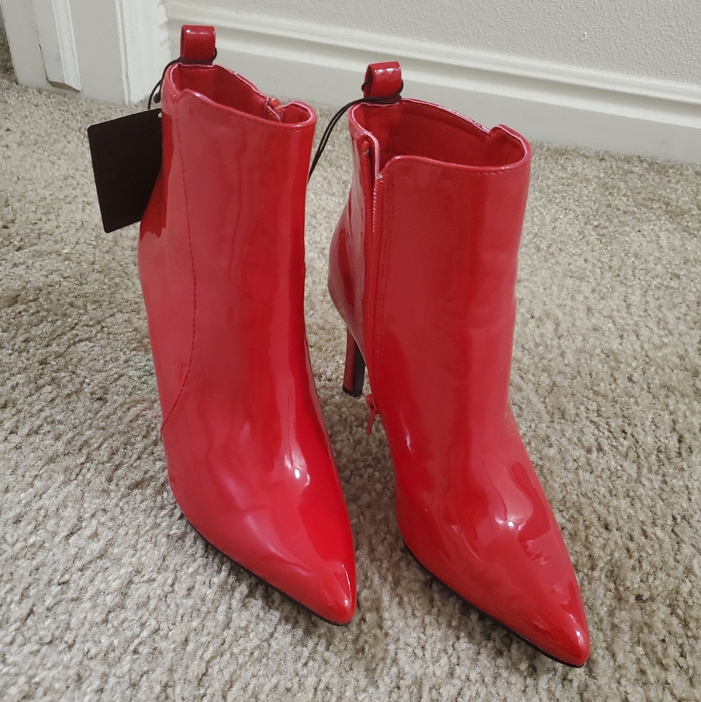 Pointed Heeled Boots